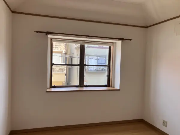 柏原市石川町6番26号