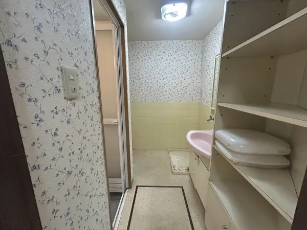 生野区中川西一丁目　連棟住宅