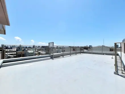 開放感のあるルーフバルコニーは、プライベートな屋外空間として多彩な使い方が可能！