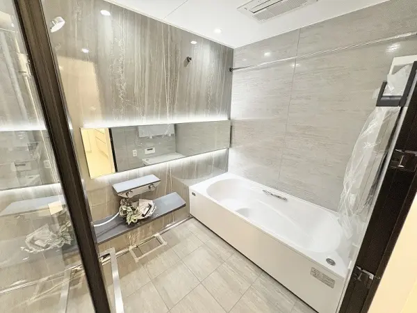 ルネッサなんばタワー