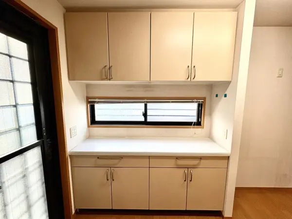 キッチン食器棚