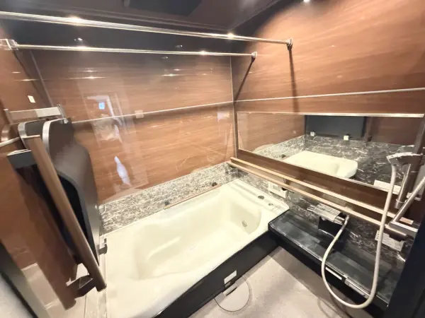 浴室暖房乾燥機が設置されています。追い焚き機能付き。/2024年3月浴室交換