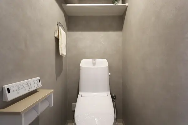 2連式ペーパーホルダーを備えておりますので、一度にストックが切れる心配がなく安心です。