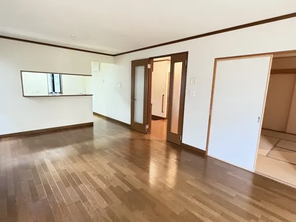 大阪府富田林市小金台四丁目9番6号