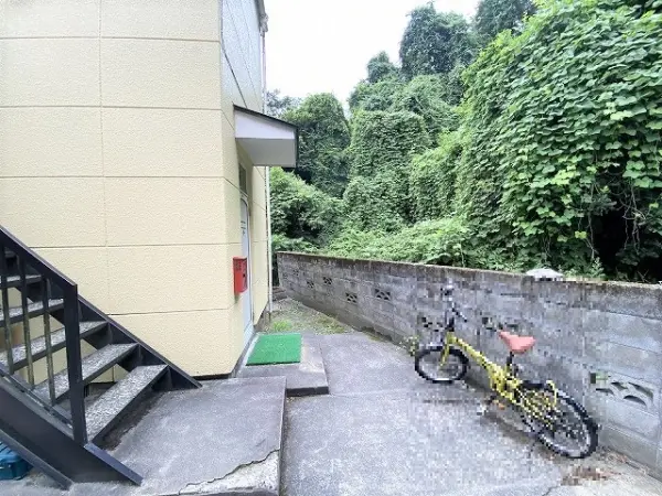 ヒルズ山の寺