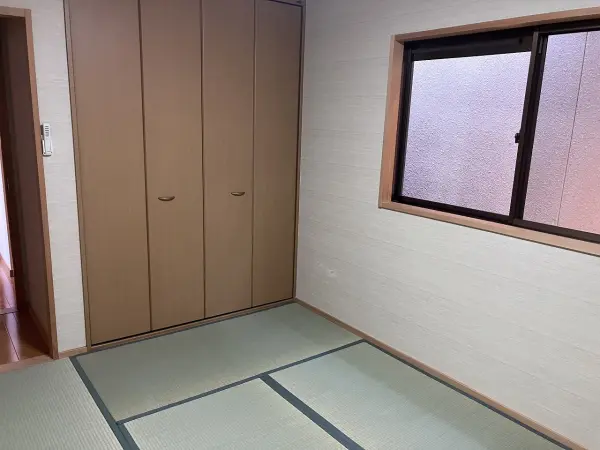 柏原市石川町6番26号