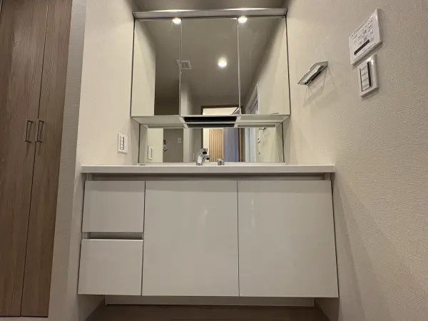 ローレルタワー難波