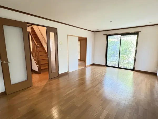 大阪府富田林市小金台四丁目9番6号