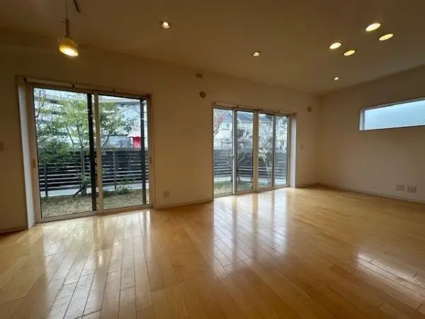 西宮市柏堂町　中古戸建