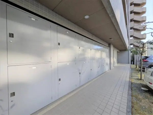 サーパス小鶴新田駅前