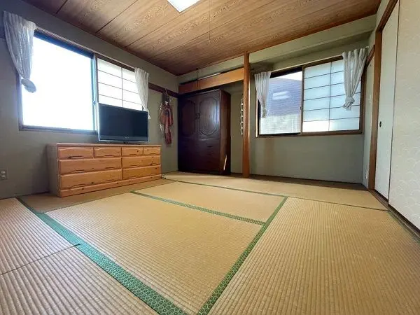 草加市谷塚上町　戸建て