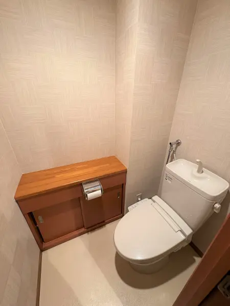 収納棚があり、掃除道具を収納できます!