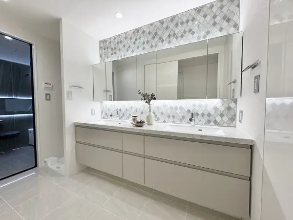 ルネッサなんばタワー