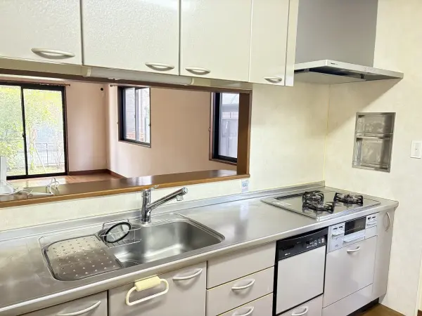 大阪府富田林市小金台四丁目9番6号