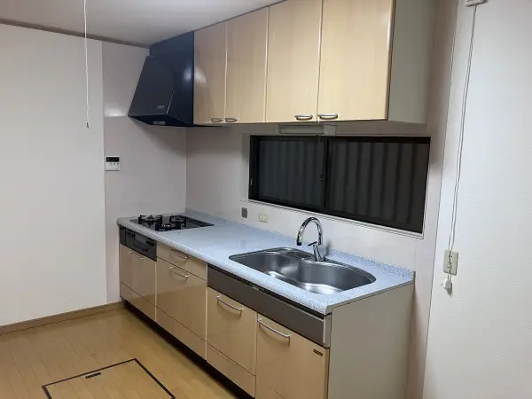 柏原市石川町6番26号