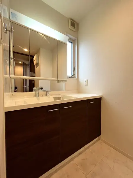 大阪府寝屋川市東香里園町