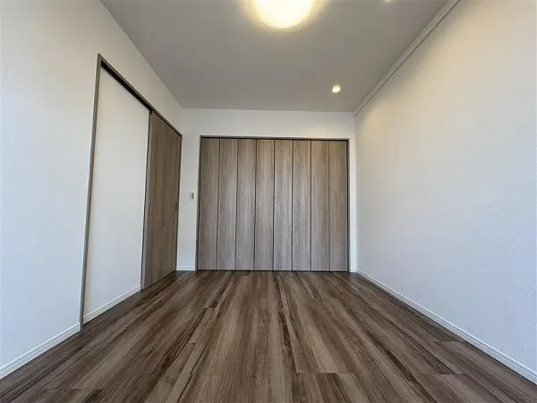 ローレルタワー難波