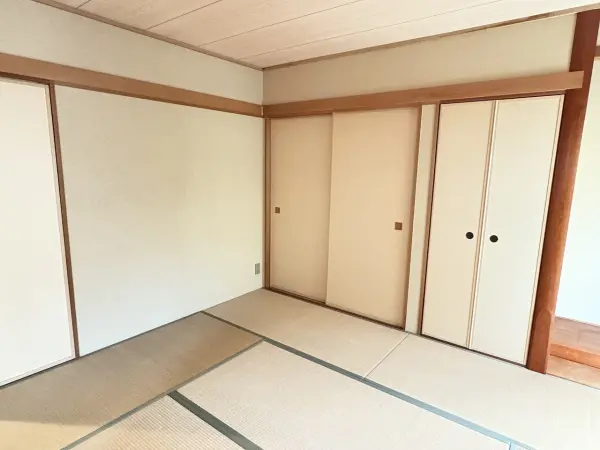 大阪府富田林市小金台四丁目9番6号