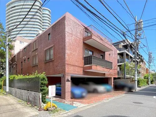 青山ホームズ
