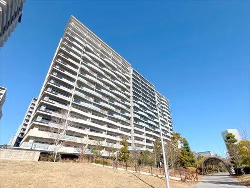 ＨＡＲＵＭＩ　ＦＬＡＧ　ＳＥＡ　ＶＩＬＬＡＧＥ