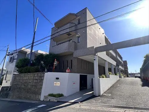 ステイツ雲雀丘花屋敷