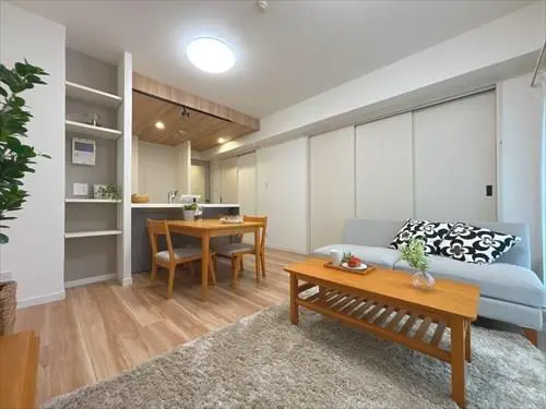 ダイアパレス西新修猷館前