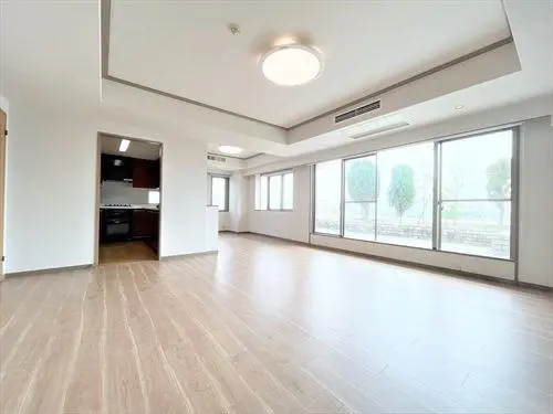 メゾン雲雀丘花屋敷