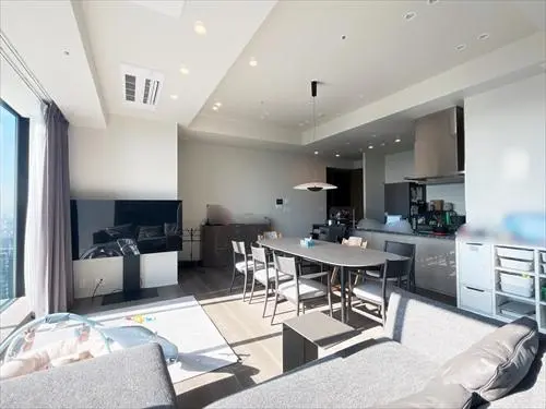 ＷＯＲＬＤ　ＴＯＷＥＲ　ＲＥＳＩＤＥＮＣＥ