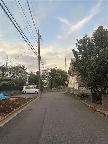 前面道路①（２０２５年１０月撮影）