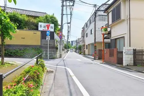 【現地前面道路２０２５年５月撮影】