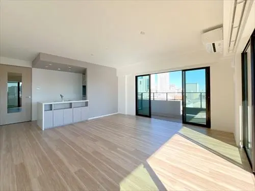 ＨＡＲＵＭＩ　ＦＬＡＧ　ＳＥＡ　ＶＩＬＬＡＧＥ