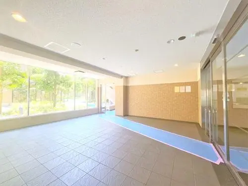 【共用部】エントランスホール（西側）
