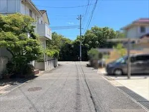 前面道路（２０２５年７月撮影）
