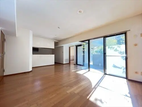 パークヒルズ平和倶楽部Ｂ館