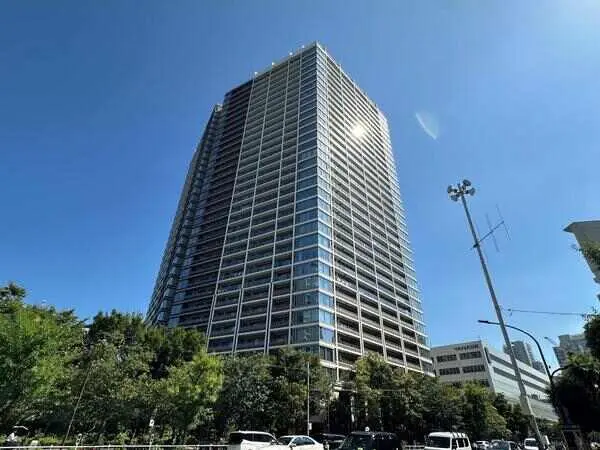 GLOBAL FRONT TOWER