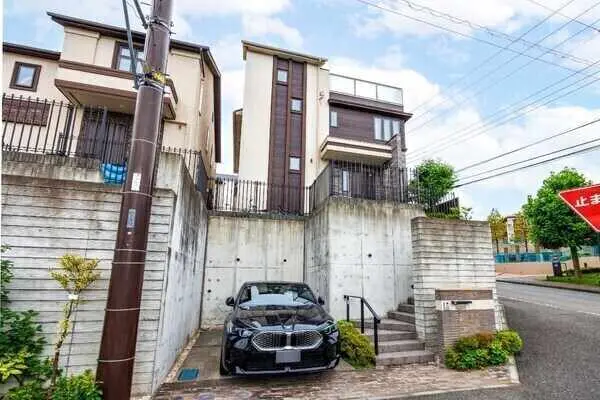 神奈川県横浜市青葉区あざみ野１丁目 一戸建て