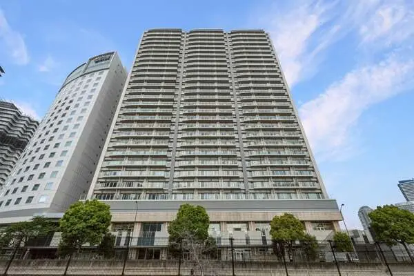 BLUE HARBOR TOWER（ブルーハーバータワー）みなとみらい