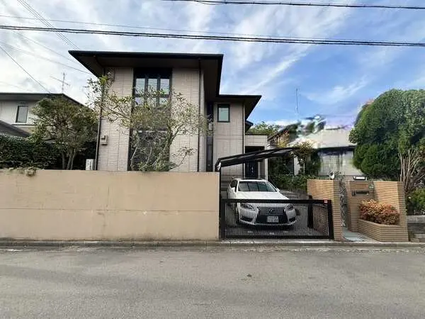 兵庫県川西市緑台２丁目 一戸建て