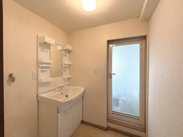 川口飯塚ローヤルコーポ