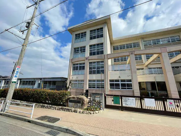 宝塚第一小学校／約500m