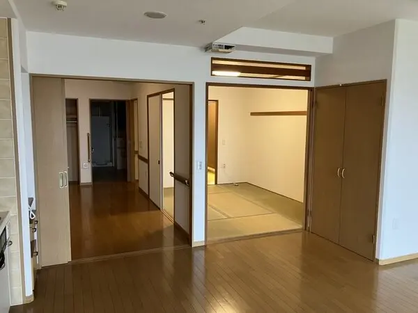 RICイーストコート11番街 2番館