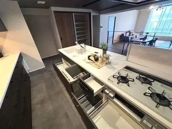 RICウエストコート3番街1番館