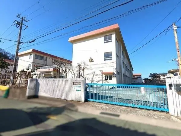 兵庫県神戸市北区泉台４丁目 一戸建て
