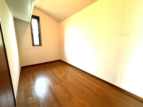 兵庫県川西市緑台２丁目 一戸建て