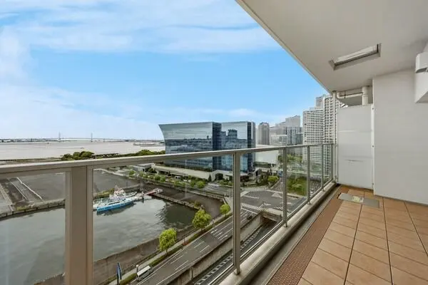 BLUE HARBOR TOWER（ブルーハーバータワー）みなとみらい