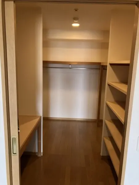 RICイーストコート11番街 4番館
