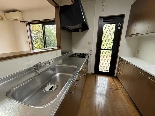 兵庫県川西市緑台２丁目 一戸建て