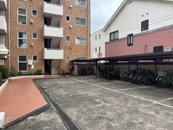 川口飯塚ローヤルコーポ