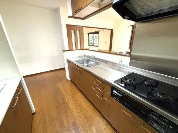 兵庫県川西市緑台２丁目 一戸建て