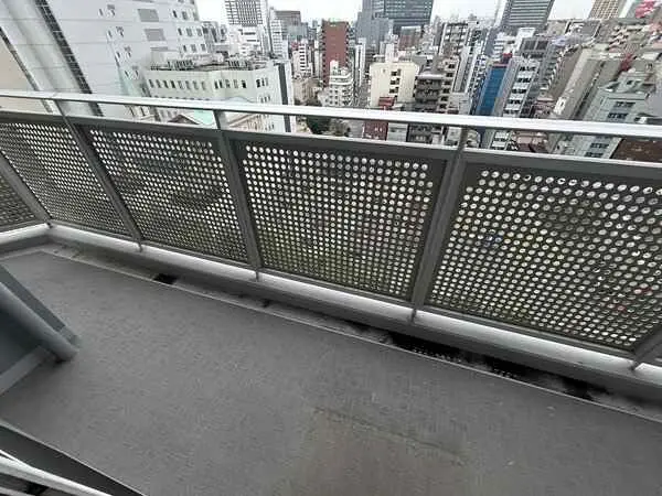 ルネッサなんばタワー